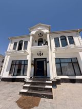 Satılır 5 otaqlı həyət evi/bağ evi 200 m² — Дом, вилла