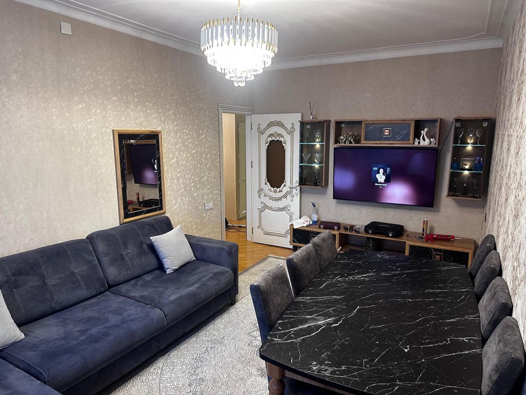Satılır 4 otaqlı köhnə tikili 110 m² — Mənzil, Bakı