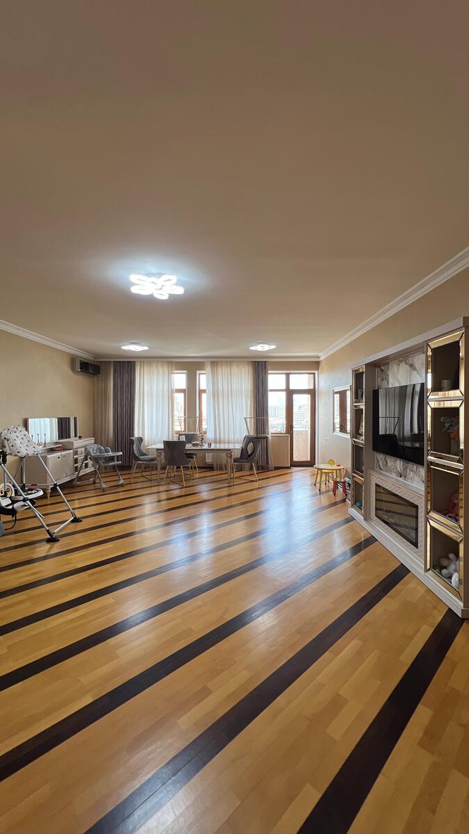 Satılır 4 otaqlı yeni tikili 183 m² — Mənzil, Bakı