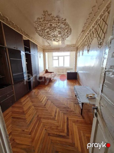 Satılır 2 otaqlı köhnə tikili 60 m²