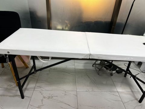 Kuşetqa az islenib .65 azn Bas terefde birez lekeli yeri varbasqa — Bakı