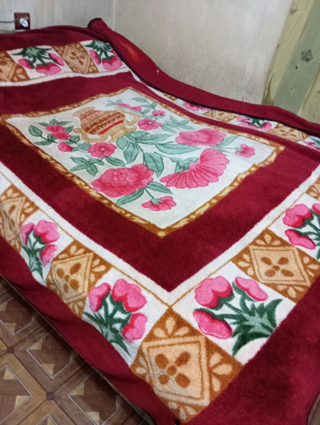 Iki nəfərlik taxt satılır işləmişdir 1 ildir alınıb bazalidir baş — Tekstil, Digah