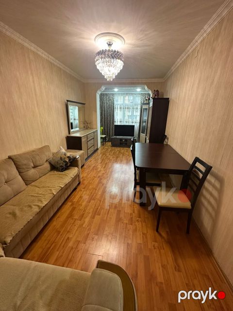 Satılır 4 otaqlı köhnə tikili 100 m²