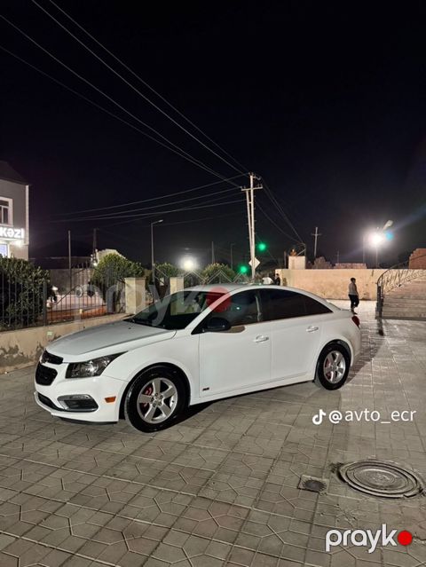Chevrolet Cruze: 1.6 l | Sedan