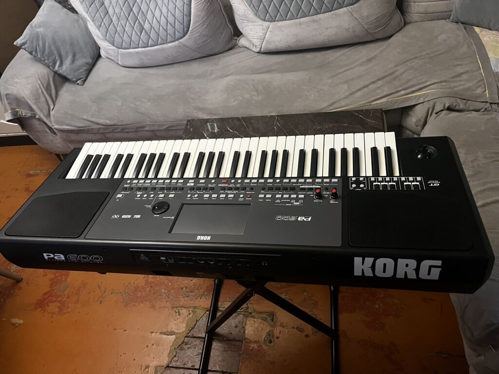 Korg Pa600 GT.Alət əla veziyyetdedi.Üzərində stoykası və çixolu — Mallar, Sumqayıt (4)