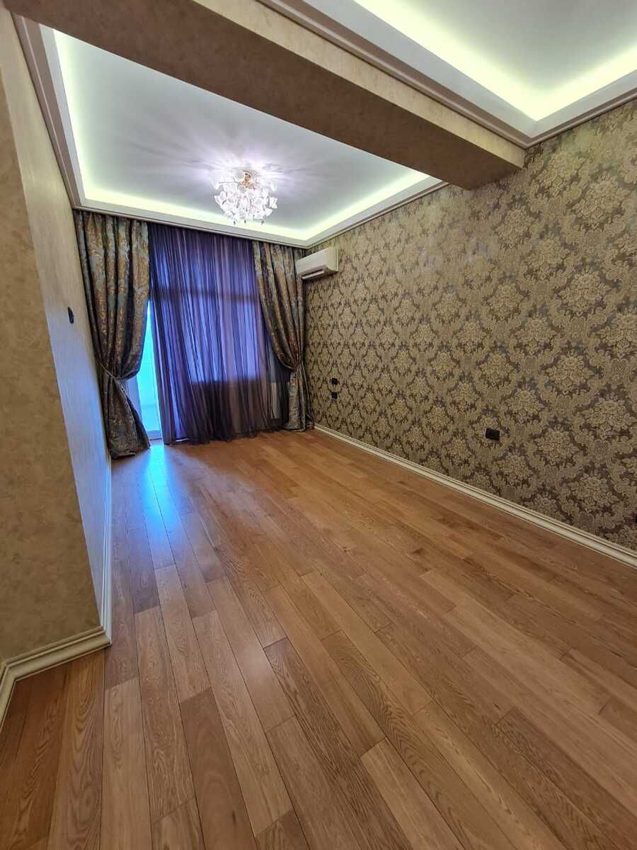 Satılır 4 otaqlı yeni tikili 200 m² — Mənzil, Bakı (4)