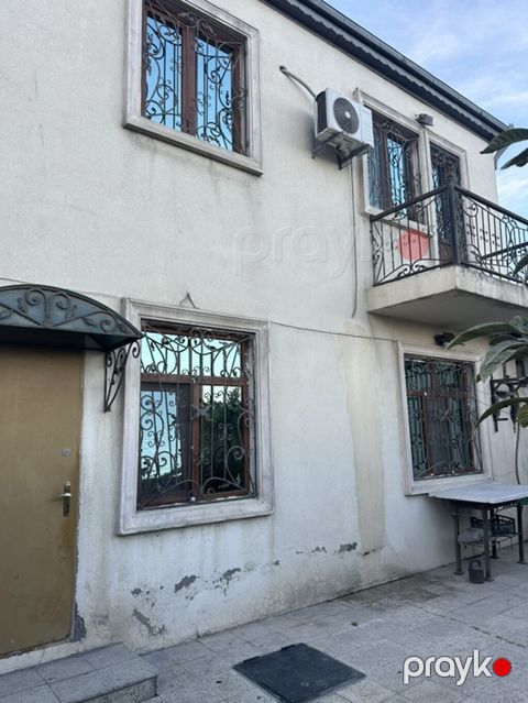 5 otaqlı, 200 kv. m, Yeni təmirli