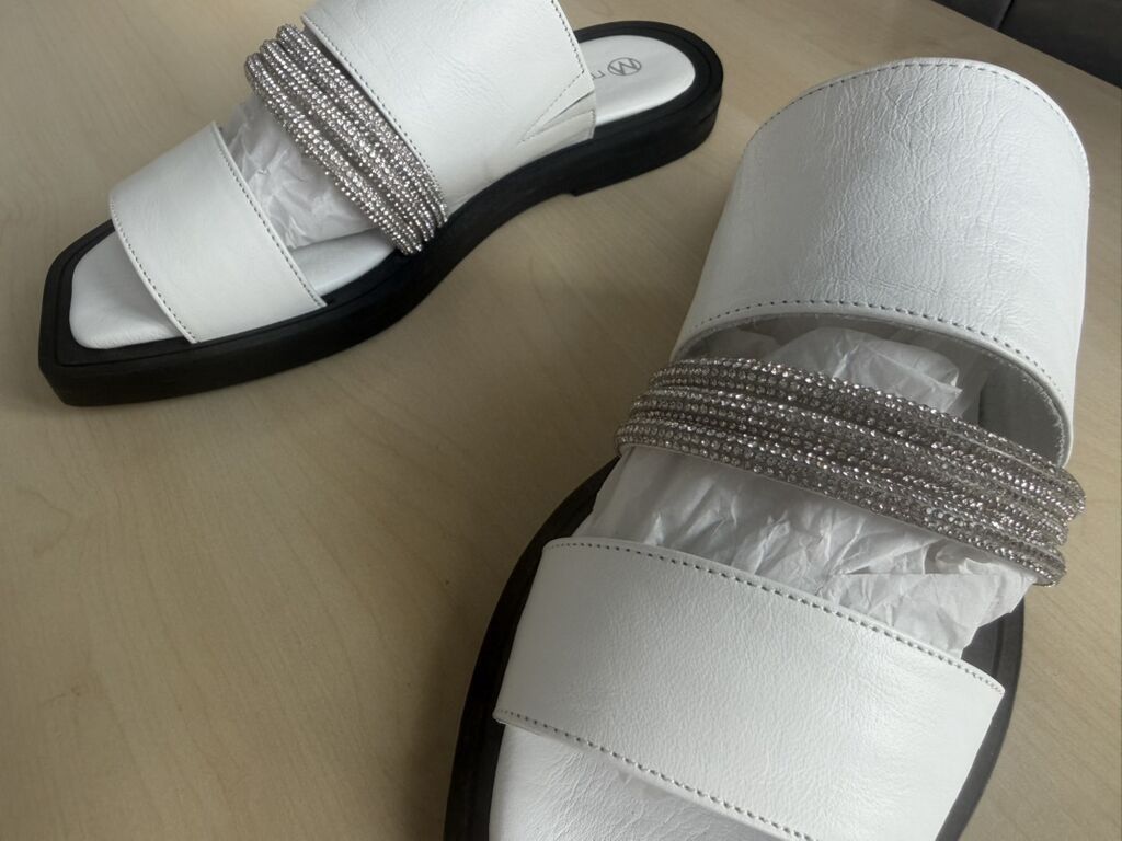 Tezedi! Geyinilmeyib hetta karobkasi var — Şəxsi əşyalar, Digah (2)