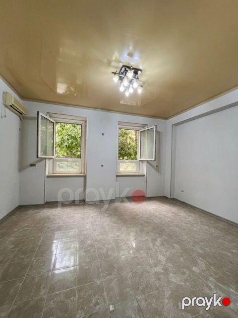 İcarəyə verilir 3 otaqlı ofis 80 m²
