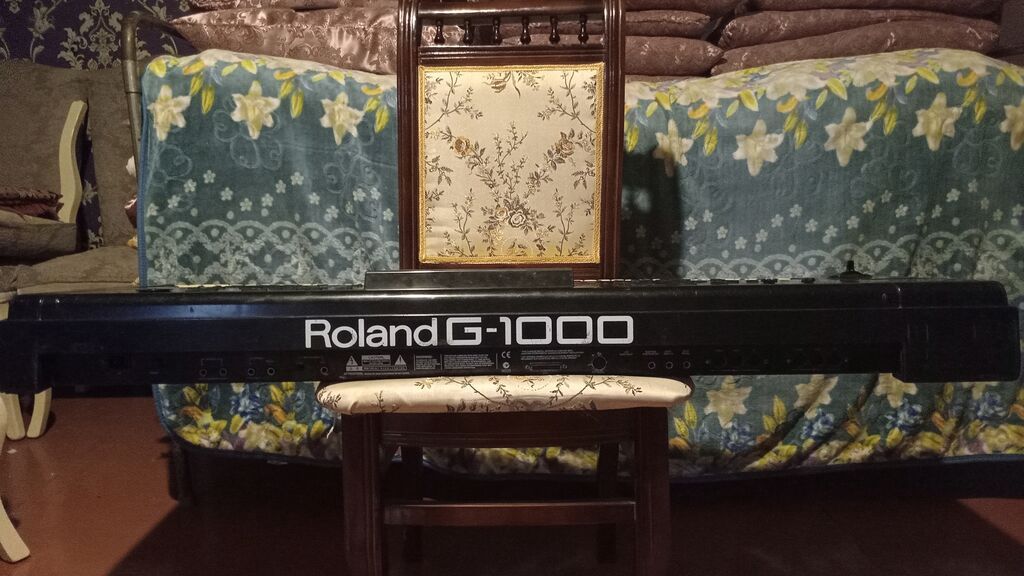 Roland G-1000 sintezatoru satılır.Təmirə ehtiyacı var.Üzərində çantası — Mallar, Xaçmaz (4)