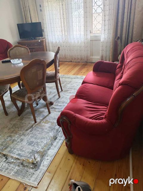 İcarəyə verilir 3 otaqlı köhnə tikili 90 m²