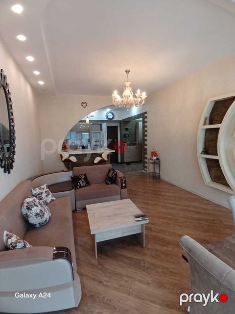 Satılır 3 otaqlı yeni tikili 85 m²