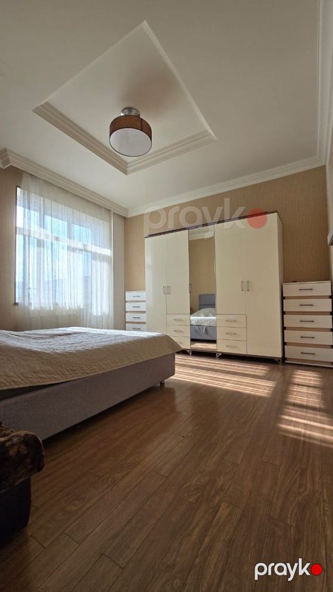 İcarəyə verilir 4 otaqlı yeni tikili 130 m²