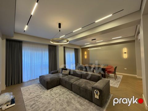 İcarəyə verilir 5 otaqlı yeni tikili 200 m²