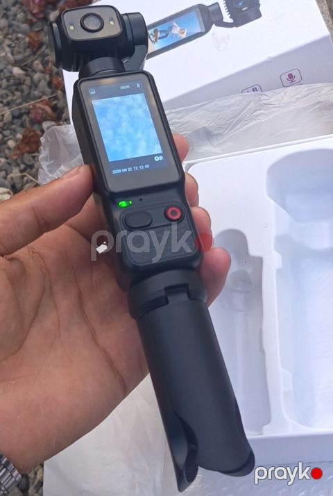 Kamera - 3 oxlu mini gimbal quruluşu: 90° fırlanma, 180° çevrilmə