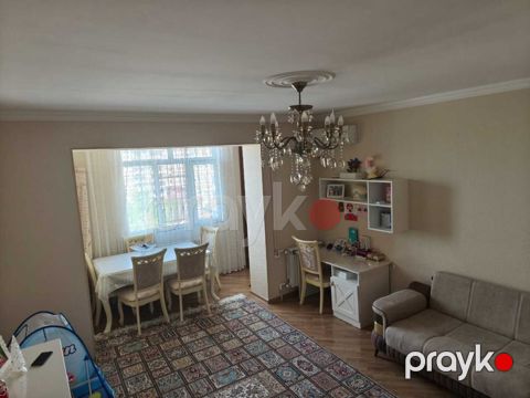 Satılır 2 otaqlı köhnə tikili 60 m²