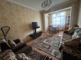 İcarəyə verilir 3 otaqlı köhnə tikili 70 m² — Apartment