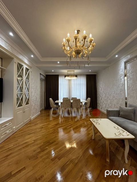 Satılır 3 otaqlı yeni tikili 135 m²