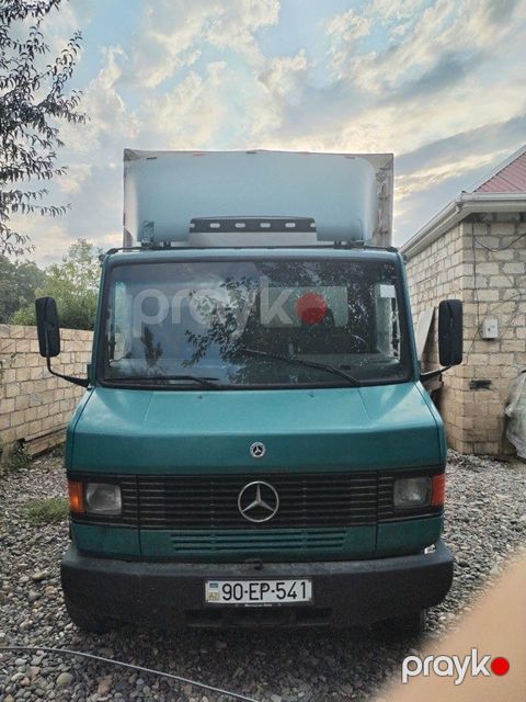Mercedes 609 D, 4.0 L, 1992 il, 400 000 km