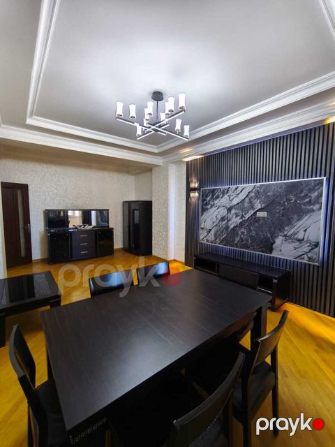 Satılır 3 otaqlı yeni tikili 132 m²