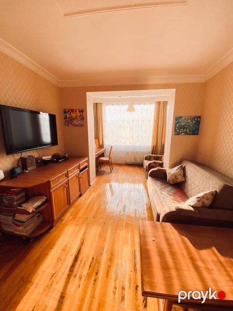 İcarəyə verilir 2 otaqlı köhnə tikili 60 m²