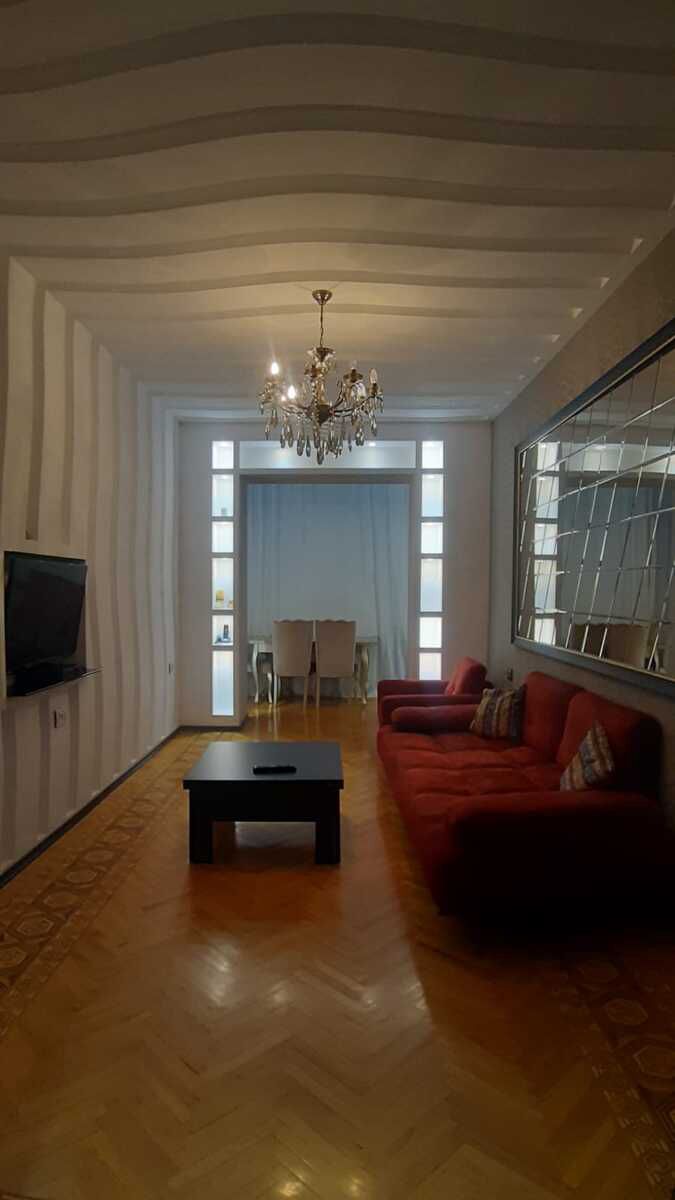 Satılır 2 otaqlı köhnə tikili 65 m² — Mənzil, Bakı