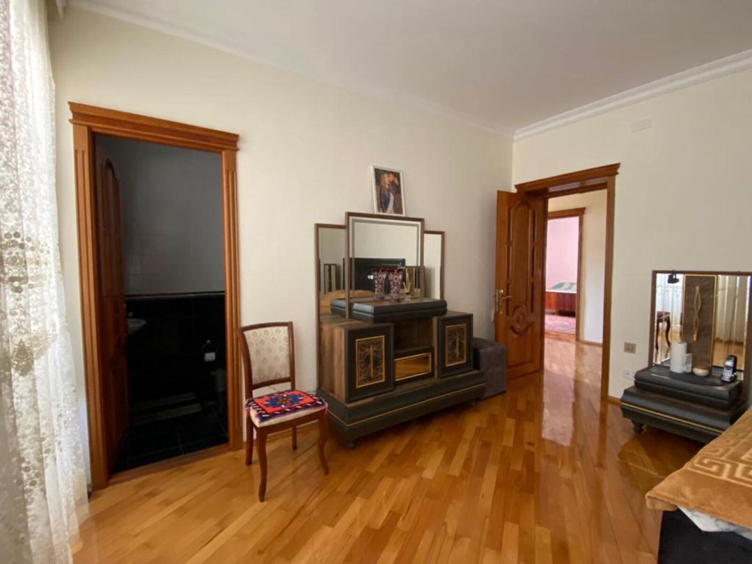 İcarəyə verilir 7 otaqlı həyət evi/bağ evi 250 m² — Ev, villa, Bakı (12)