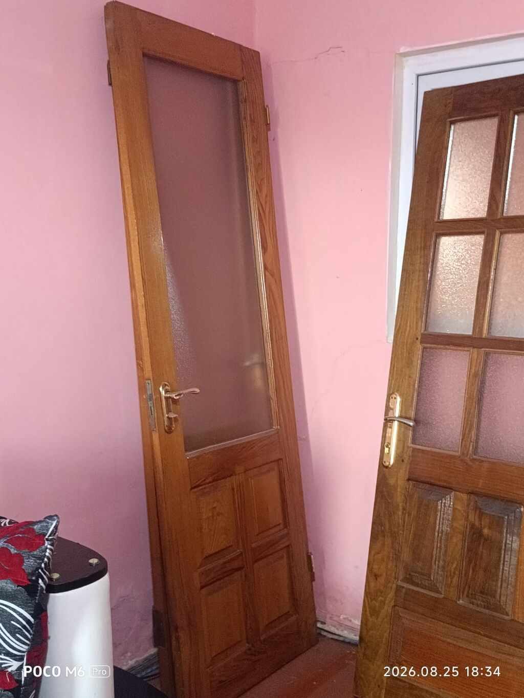 Taxta şüşəli qapılar - Material: təbii ağac (daş-şəkilli naxışlı) — Mallar, Bakı (2)