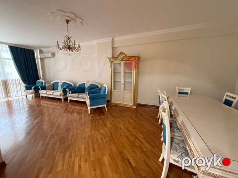 İcarəyə verilir 3 otaqlı yeni tikili 152 m²