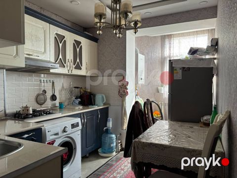 Satılır 2 otaqlı köhnə tikili 64 m²