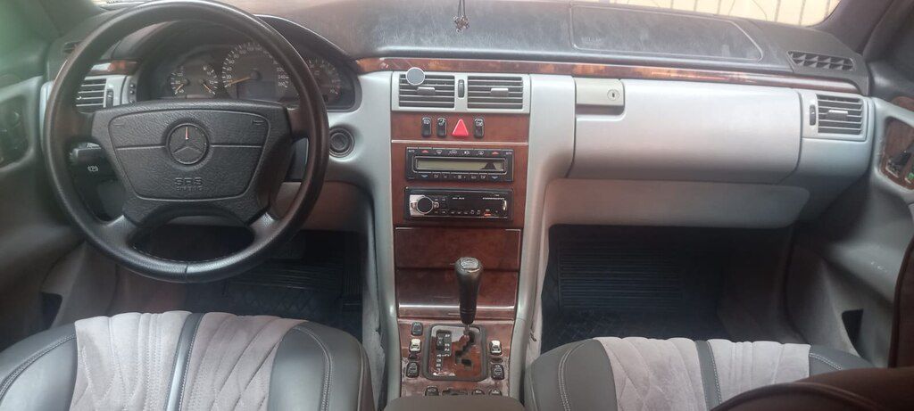 Mercedes E 320, 3.2 L, 1998 il, 284 000 km — Avtomobillər, Bakı (5)