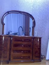 Yataq otağı mebel dəsti Tərkibi: - 5 qapılı iri qarderob: mərkəzdə — Furniture