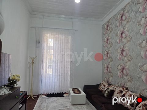 Satılır 2 otaqlı köhnə tikili 40 m²