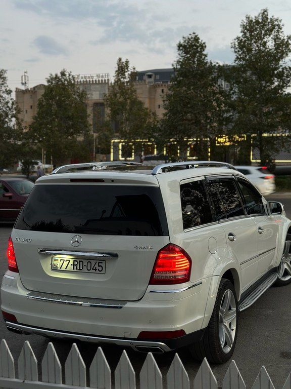Mercedes GL 550 4MATIC, 5.5 L, 2010 il, 99 600 km — Avtomobillər, Bakı (9)