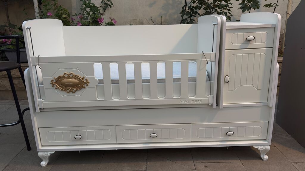 Rəxşəndə🦋 Beşik satılır. Təzə kimidi. Qiymət 150 manat. Üzərində — Mebel, Mehdiabad