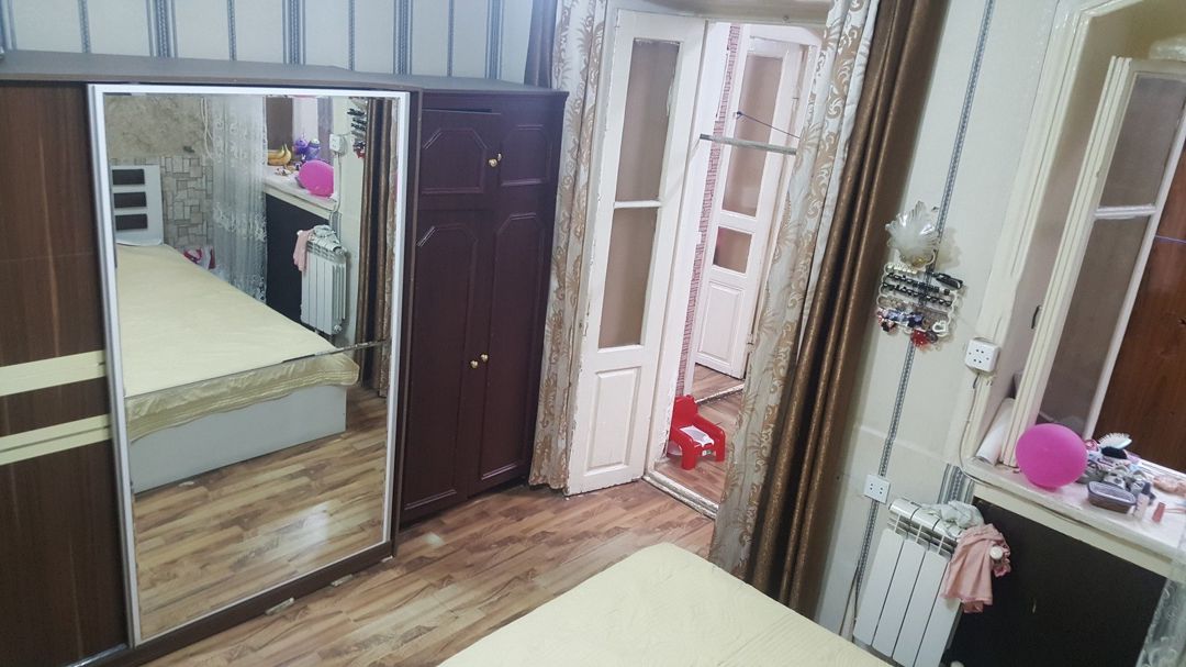 Satılır 2 otaqlı köhnə tikili 70 m² — Mənzil, Bakı