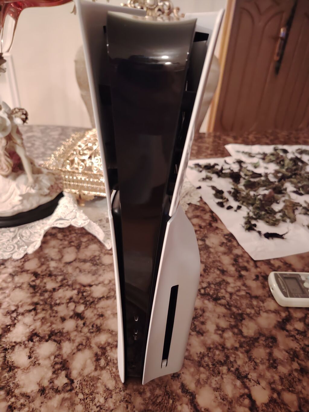 Ps 5 slim satılır 2 djostik ilə, ideal vəziyyətdədir, içinde 600 — Elektronika, Gəncə (3)