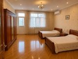 İcarəyə verilir 3 otaqlı yeni tikili 150 m² — Apartment