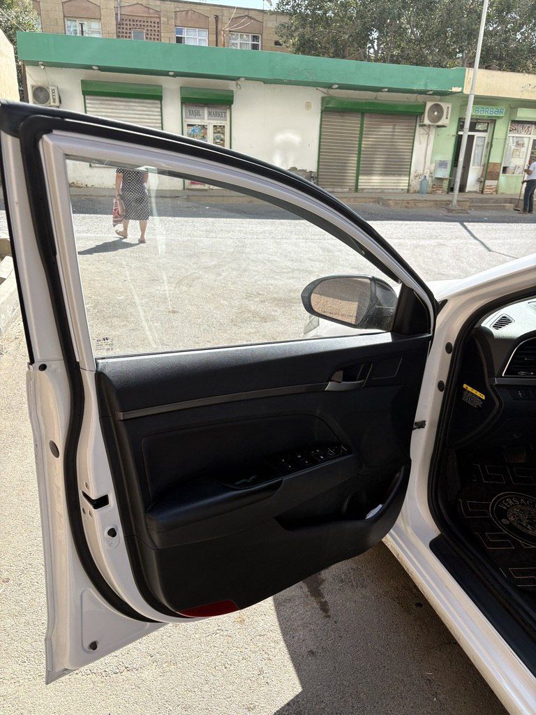 Hyundai Avante, 1.6 L, 2016 il, 115 638 km — Avtomobillər, Bakı (10)