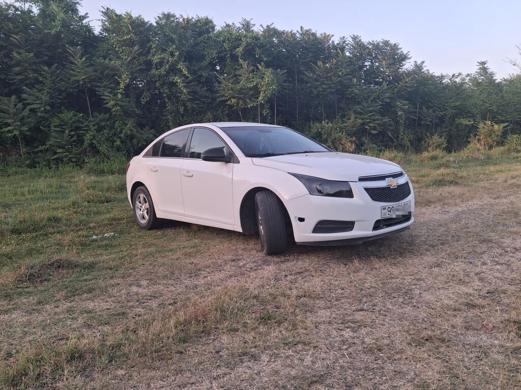 Chevrolet Cruze sedan - Kuzov: ağ rəng, 4 qapılı sedan, arxa — Avto, Bakı (5)