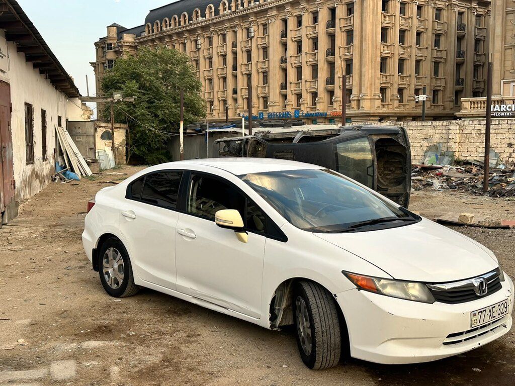 Honda Civic, 1.5 L, 20 kWh, 2012 il, 350 000 km — Avtomobillər, Bakı (2)