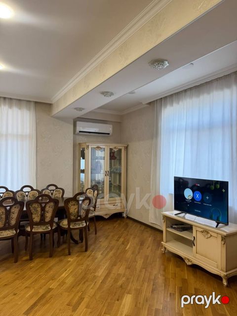 İcarəyə verilir 3 otaqlı yeni tikili 109 m²