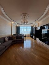 Satılır 3 otaqlı yeni tikili 130 m² — Pərviz Məmmədli .