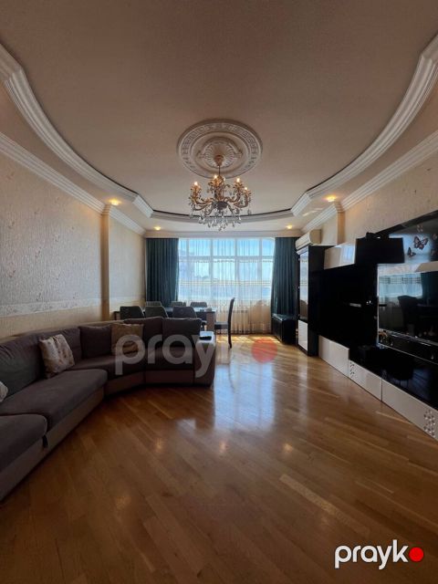 Satılır 3 otaqlı yeni tikili 130 m²