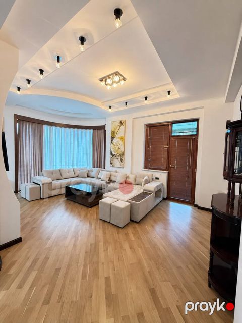 İcarəyə verilir 3 otaqlı yeni tikili 135 m²