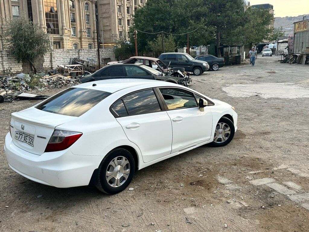 Honda Civic, 1.5 L, 20 kWh, 2012 il, 350 000 km — Avtomobillər, Bakı (6)