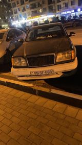 Mercedes 220 E, 2.2 L, 1995 il, 436 000 km — Cars