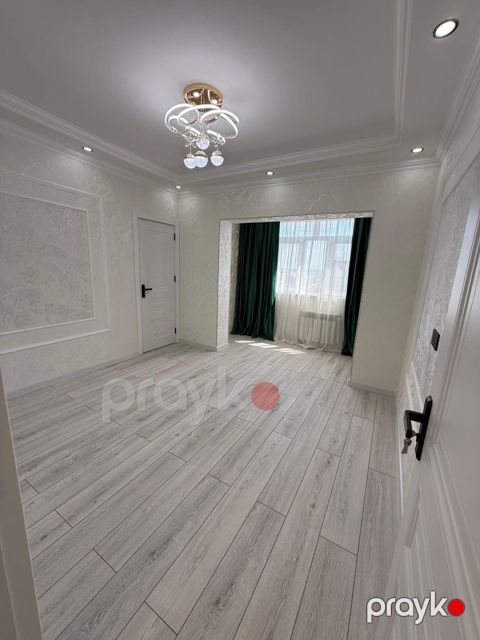 Satılır 2 otaqlı köhnə tikili 45 m²