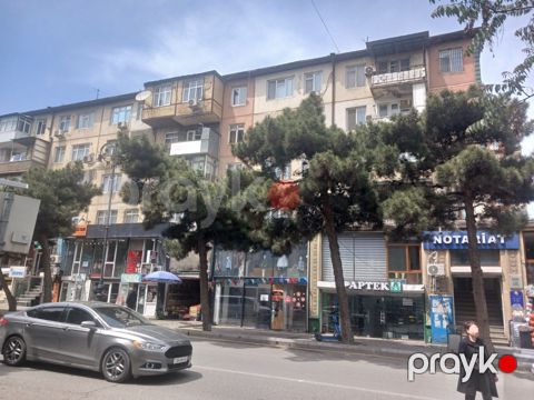 Satılır 2 otaqlı köhnə tikili 55 m²