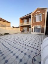 Satılır 4 otaqlı həyət evi/bağ evi 200 m² — Дом, вилла